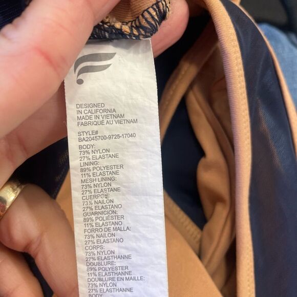 Fabletics Women's Blue Faye Medium Impact Sports Bra sz med EUC workout - Picture 5 of 9